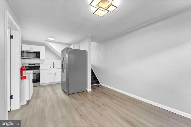 1068 LAKE SHORE, Camden, NJ 08104