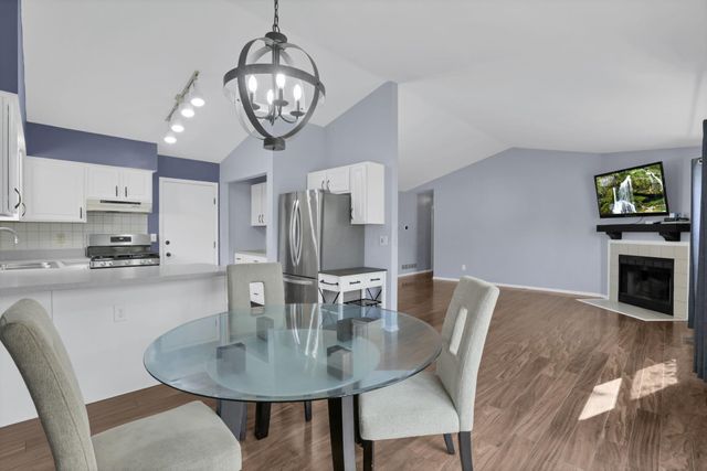 5725 Saucony Drive, Hilliard, OH 43026