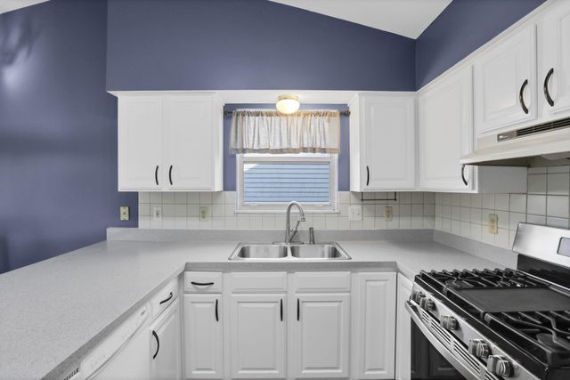 5725 Saucony Drive, Hilliard, OH 43026