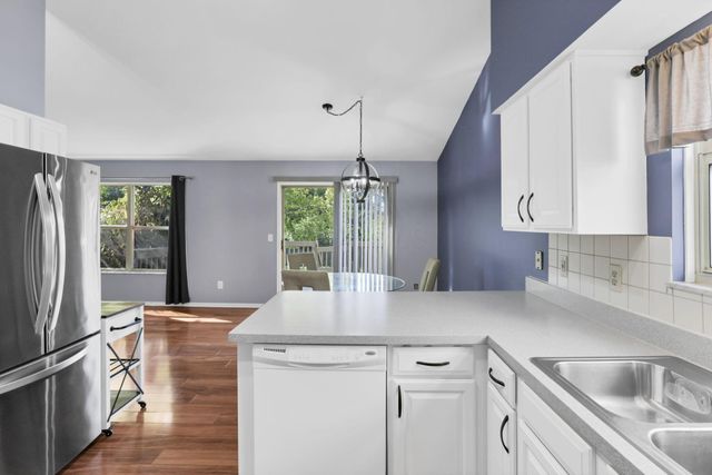 5725 Saucony Drive, Hilliard, OH 43026