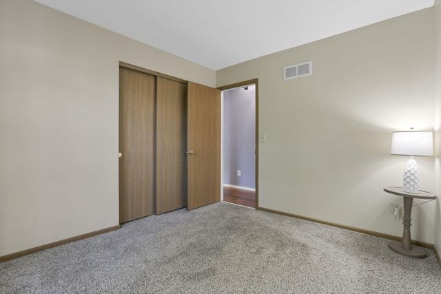 5725 Saucony Drive, Hilliard, OH 43026