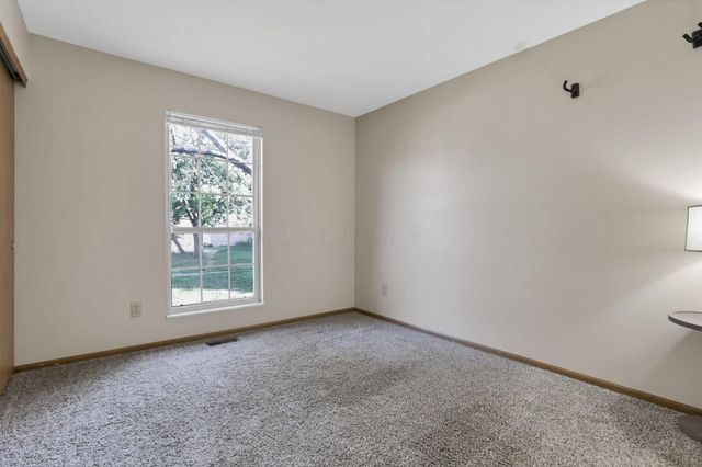 5725 Saucony Drive, Hilliard, OH 43026
