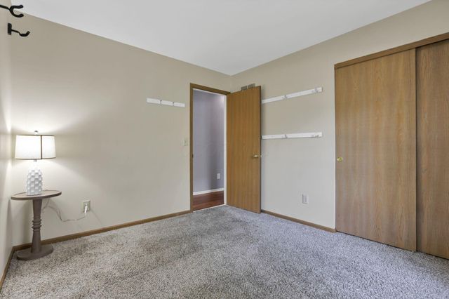 5725 Saucony Drive, Hilliard, OH 43026