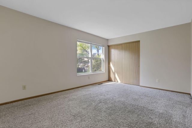 5725 Saucony Drive, Hilliard, OH 43026