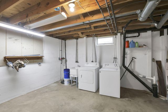 5725 Saucony Drive, Hilliard, OH 43026