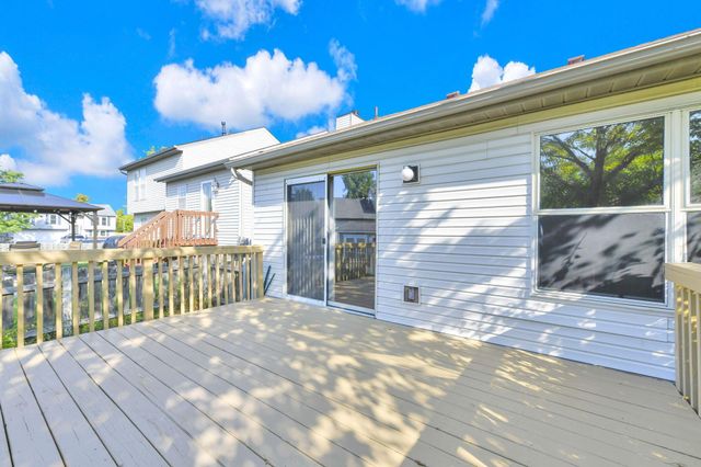 5725 Saucony Drive, Hilliard, OH 43026