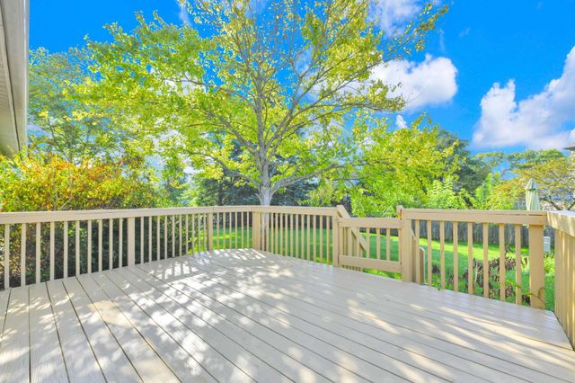 5725 Saucony Drive, Hilliard, OH 43026