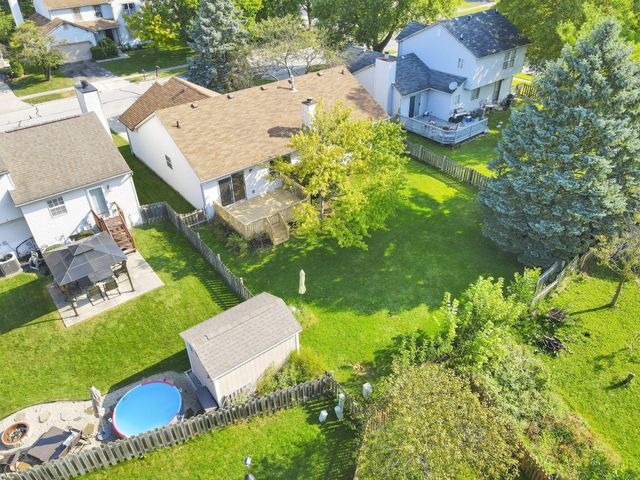 5725 Saucony Drive, Hilliard, OH 43026