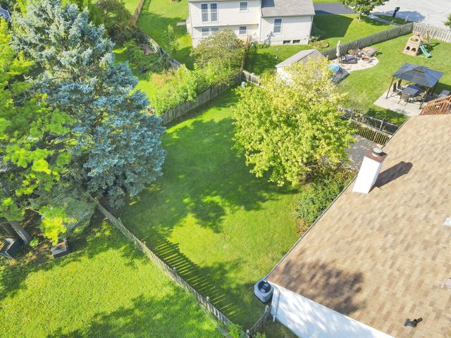 5725 Saucony Drive, Hilliard, OH 43026