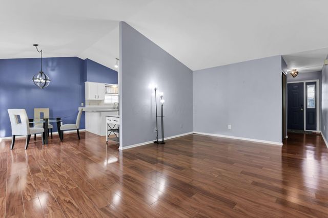 5725 Saucony Drive, Hilliard, OH 43026