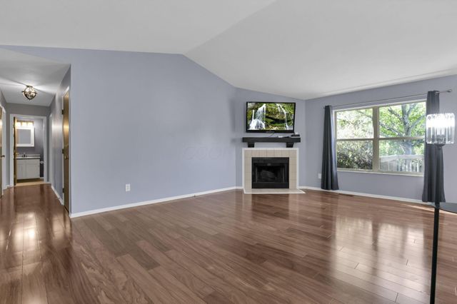 5725 Saucony Drive, Hilliard, OH 43026