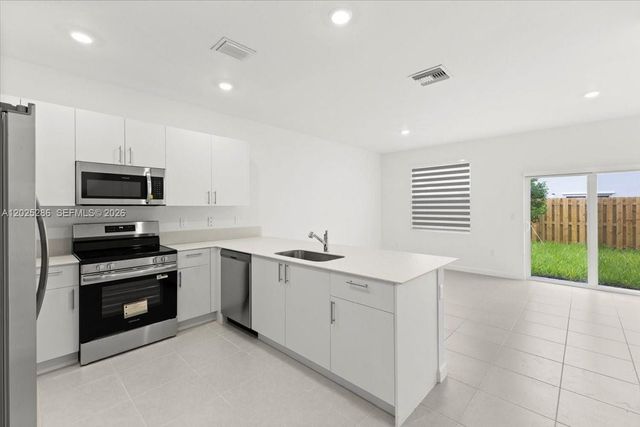 35670 SW 178 Ct, Miami, FL 33034