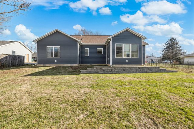 401 Tamula Drive, Mahomet, IL 61853