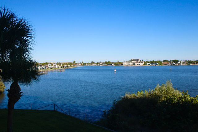 3 E Harbour Isle Drive E 204, Fort Pierce, FL 34949