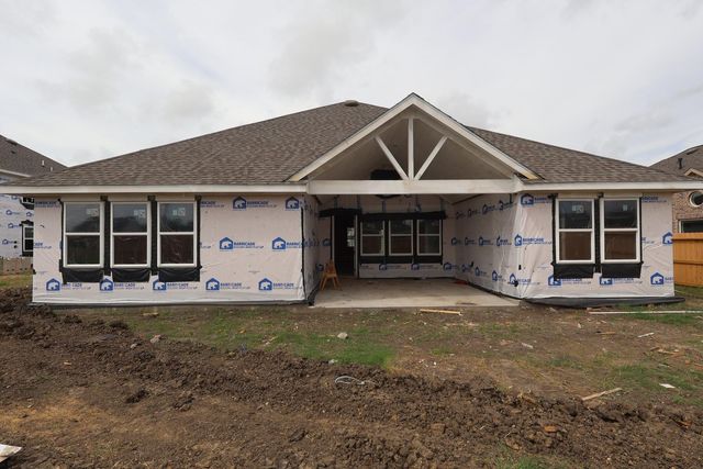 12106 St Augustine Drive, Mont Belvieu, TX 77535