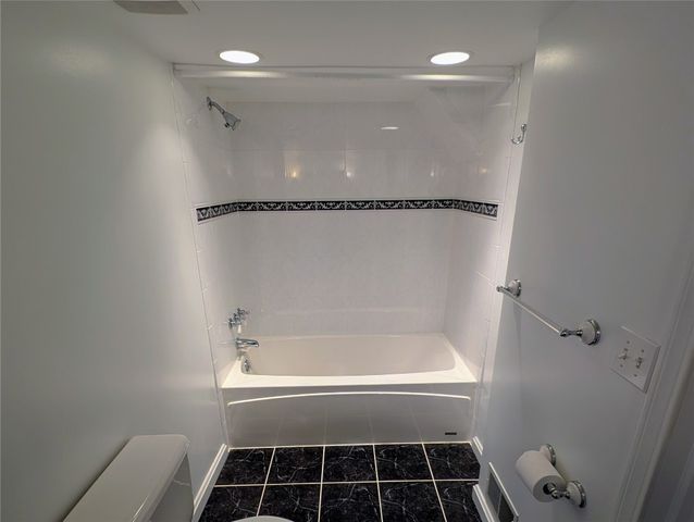 2348 EDINBORO Road, Erie, PA 16509