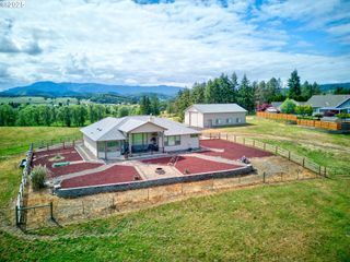 910 SWALLOW Ave, Sutherlin, OR 97479