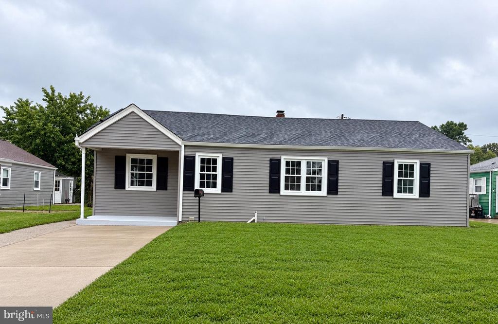 727 WOODTOP RD, WILMINGTON, DE 19804 — exterior