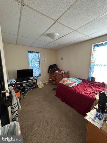 637 GREENWICH AVE, Paulsboro, NJ 08066