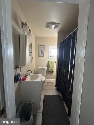 637 GREENWICH AVE, Paulsboro, NJ 08066