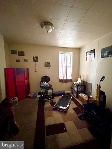 637 GREENWICH AVE, Paulsboro, NJ 08066