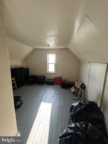 637 GREENWICH AVE, Paulsboro, NJ 08066