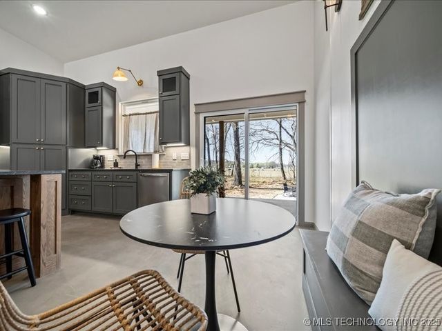 450251 E 340 Road, Afton, OK 74331