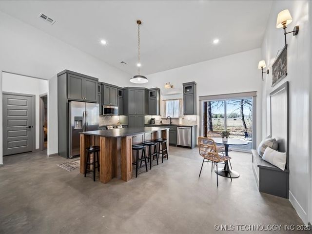 450251 E 340 Road, Afton, OK 74331