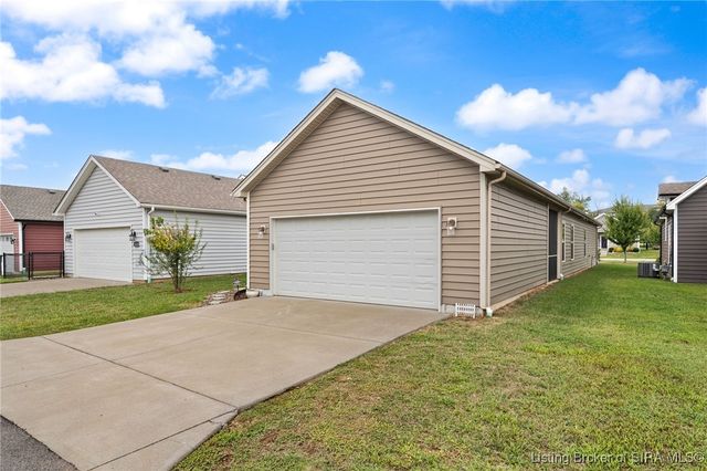 1408 Parkland Trail, Jeffersonville, IN 47130