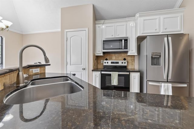 10668 Royal Magnolia Drive, Conroe, TX 77303