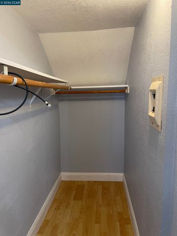 1705 Linden St 2, Oakland, CA 94607