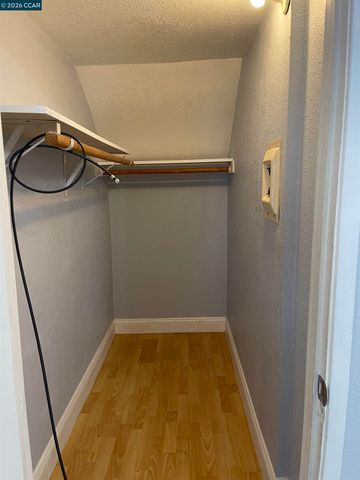 1705 Linden St 2, Oakland, CA 94607