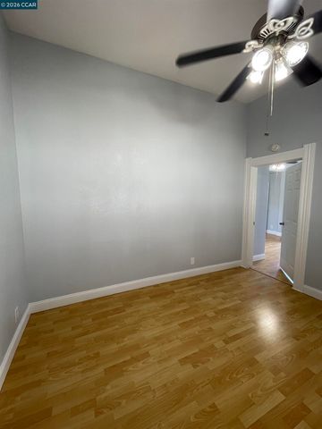 1705 Linden St 2, Oakland, CA 94607