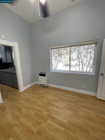 1705 Linden St 2, Oakland, CA 94607