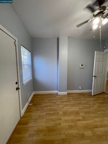 1705 Linden St 2, Oakland, CA 94607