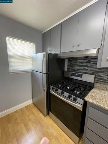 1705 Linden St 2, Oakland, CA 94607
