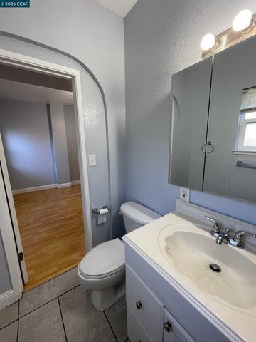 1705 Linden St 2, Oakland, CA 94607