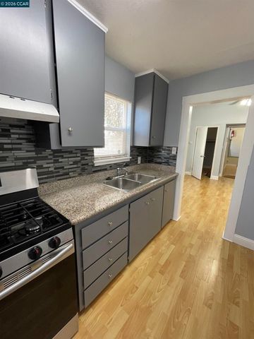 1705 Linden St 2, Oakland, CA 94607