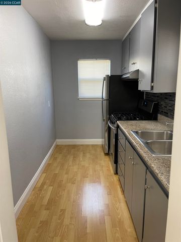 1705 Linden St 2, Oakland, CA 94607