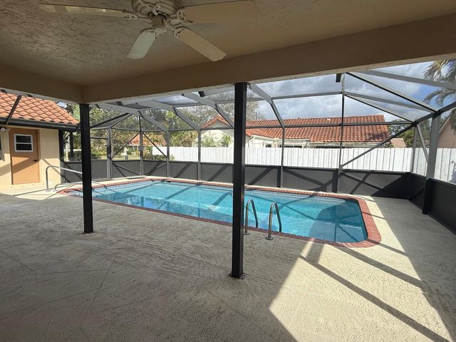 9362 Laurel Green Drive, Boynton Beach, FL 33437