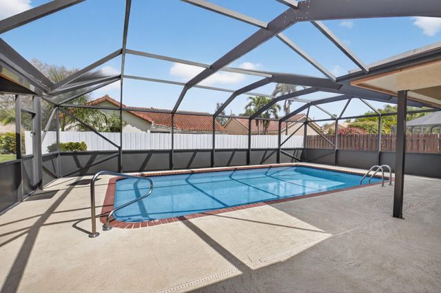 9362 Laurel Green Drive, Boynton Beach, FL 33437