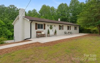 1904 27th Avenue Drive NE, Hickory, NC 28601