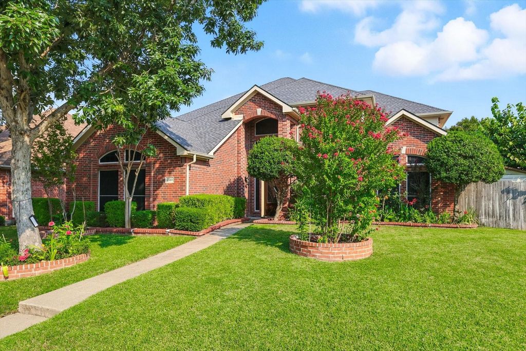 7310 Gillon Drive, Rowlett, TX 75089