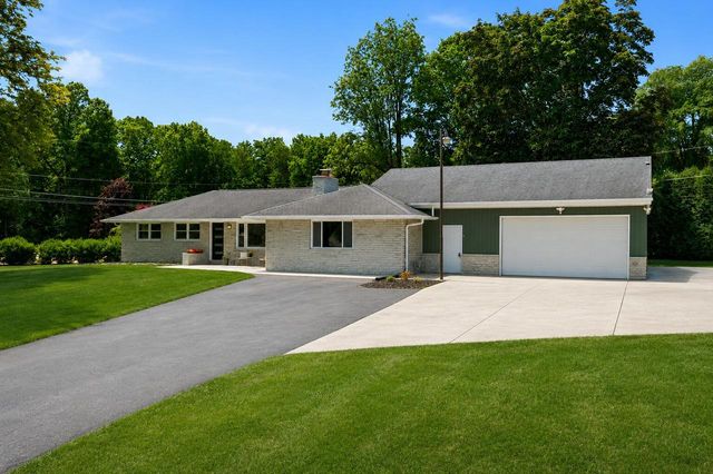 W224N8095 Susan PLACE, Lisbon, WI 53089