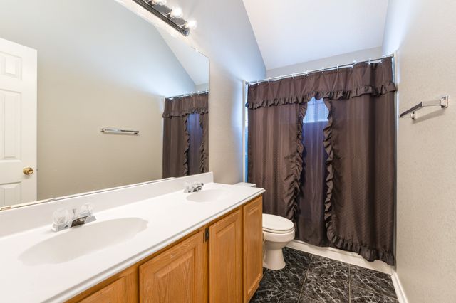 4303 Solitude Court, Arlington, TX 76017