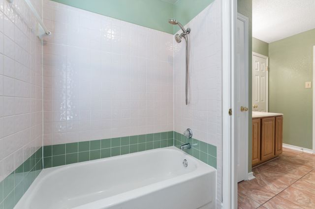 4303 Solitude Court, Arlington, TX 76017