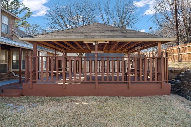 4303 Solitude Court, Arlington, TX 76017