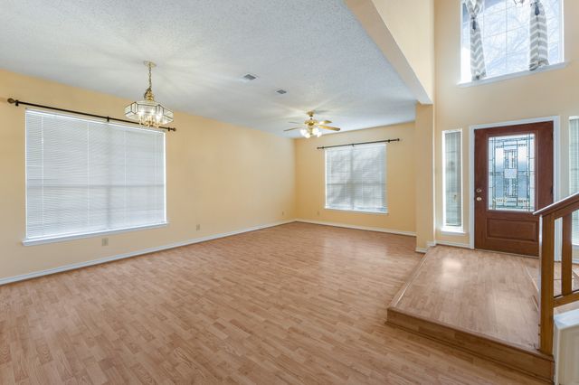 4303 Solitude Court, Arlington, TX 76017