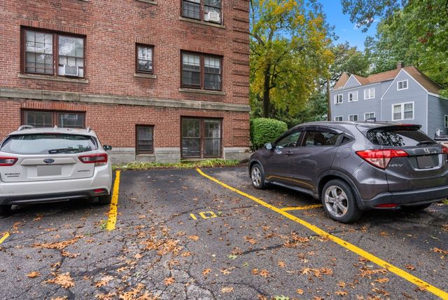 4 Kilsyth 11, Boston, MA 02135