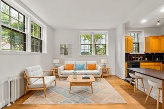 4 Kilsyth 11, Boston, MA 02135